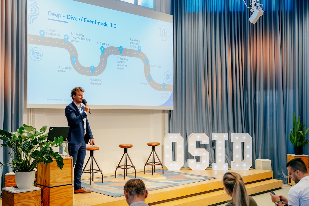 _DSC6448 Tracking Event Model presentation at OSID 2025